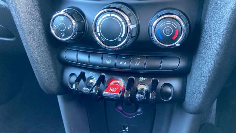 MINI Hatchback 1.5 Cooper Classic II 3dr Petrol Hatchback